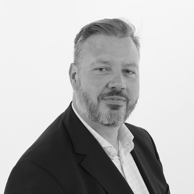 headshot photo of Bruce Edwards