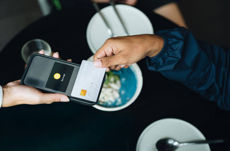 Utilisation d'une carte de crédit sur la technologie e-commerce Stripe