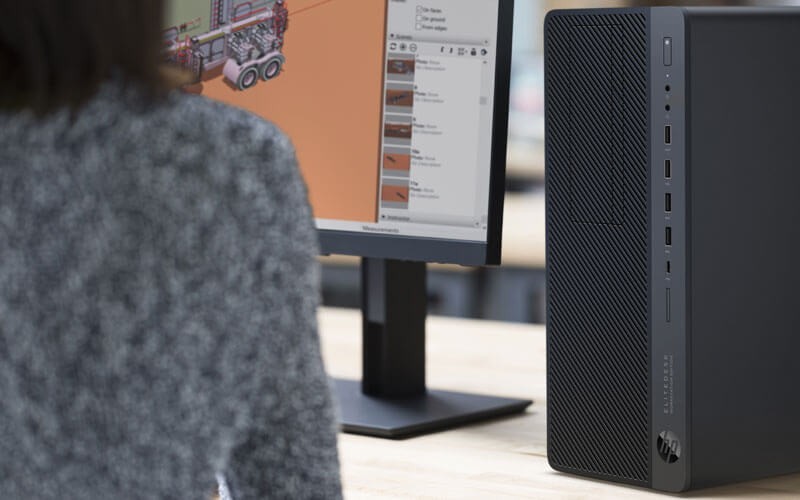 HP EliteDesk 800 G4 Tower in use on desk